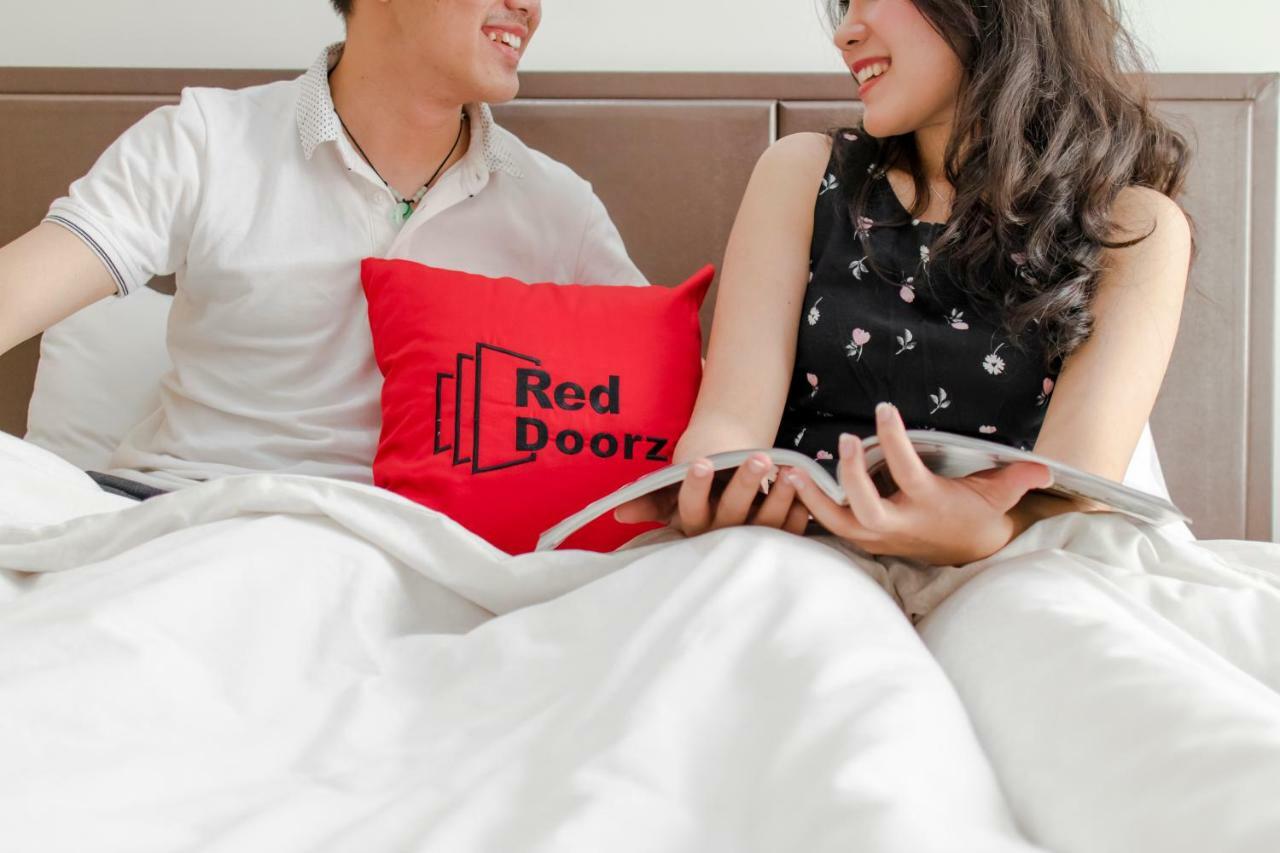 Reddoorz Plus Near Tan Dinh Market Хошимин Экстерьер фото